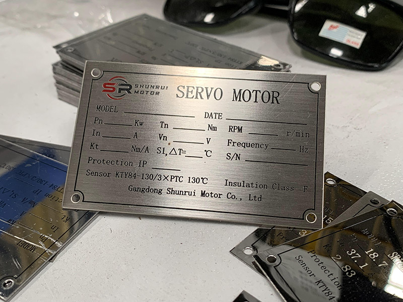 How to choose a servo motor for own production?